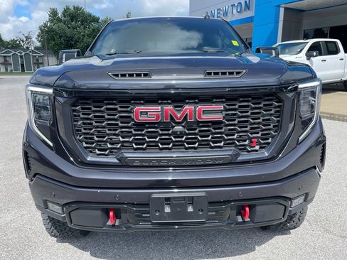 Used 2022 GMC Sierra 1500 AT4 w/ AT4 Premium Package AWD/4WD image 2