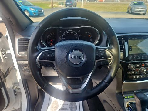 Used 2020 Jeep Grand Cherokee Altitude image 11