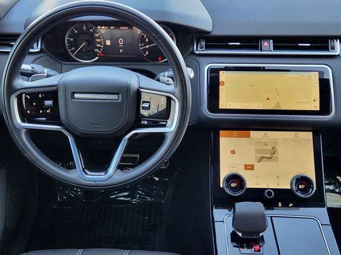 Certified 2022 Land Rover Range Rover Velar R-Dynamic S image 28