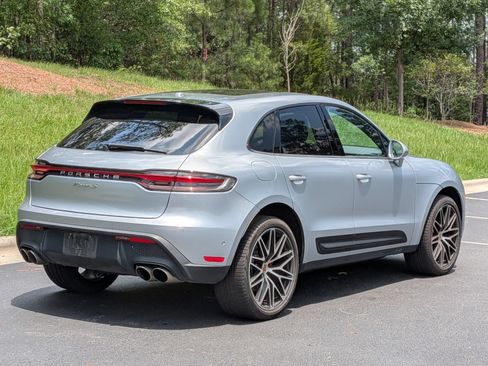 Certified 2022 Porsche Macan S AWD/4WD image 24