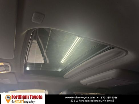 Used 2024 Toyota Sienna Limited AWD/4WD image 18