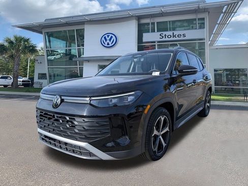 New 2026 Volkswagen Tiguan SE image 8