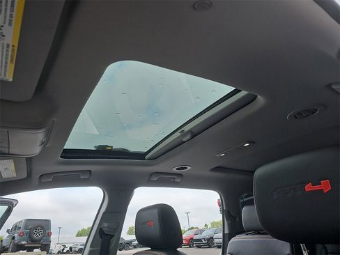 Certified 2023 GMC Acadia AT4 w/ Technology Package image 39