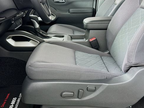 Used 2025 Nissan Frontier SV image 20