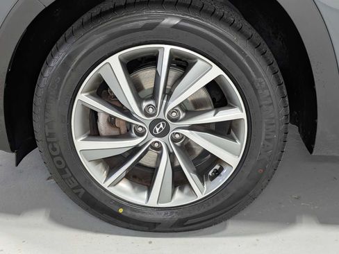 Used 2020 Hyundai Santa Fe SEL w/ Convenience Package AWD/4WD image 3