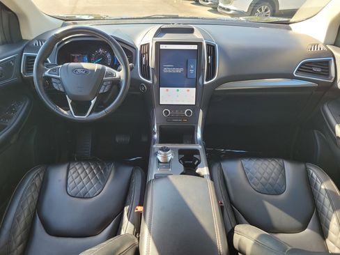 Used 2023 Ford Edge Titanium image 8