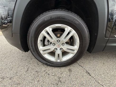 Used 2024 GMC Terrain SLE AWD/4WD image 31