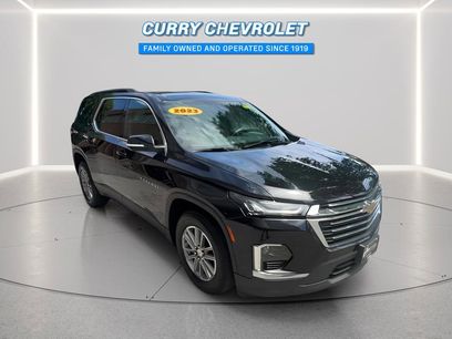 Used 2023 Chevrolet Traverse LT