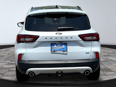 New 2025 Ford Escape SE w/ Class II Trailer Tow Package FWD image 4
