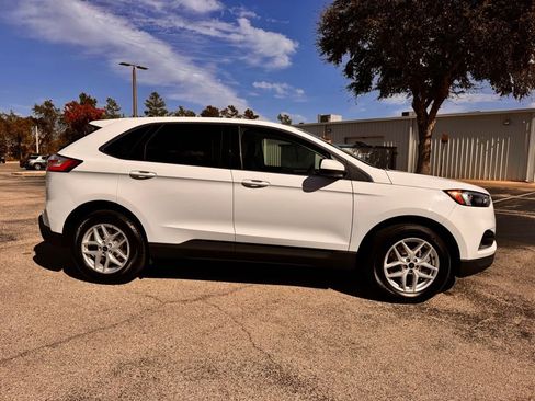 Used 2023 Ford Edge SEL image 10