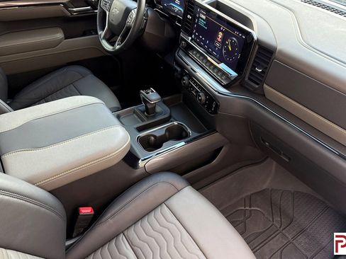 Certified 2025 Chevrolet Silverado 1500 ZR2 w/ Technology Package image 18