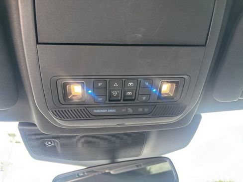 Used 2020 Ford Explorer Platinum w/ Premium Technology Package AWD/4WD image 38