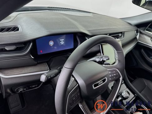 New 2025 Jeep Grand Cherokee L Limited w/ Trailer Tow Package image 9