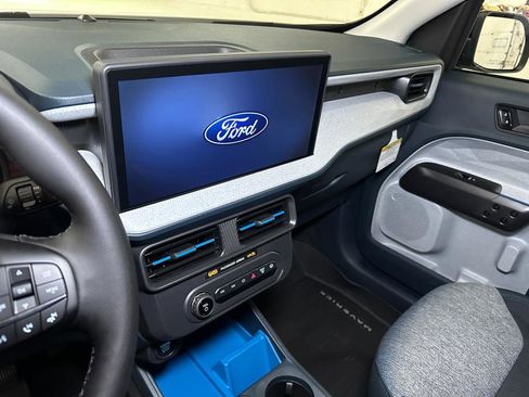 New 2025 Ford Maverick XLT w/ XLT Luxury Package image 33