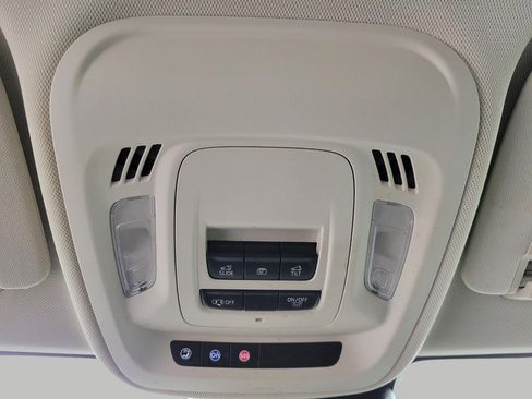 Used 2022 Buick Envision Essence w/ Sport Touring Package image 19