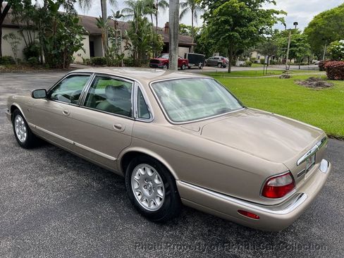 Used 2000 Jaguar XJ8 RWD image 3