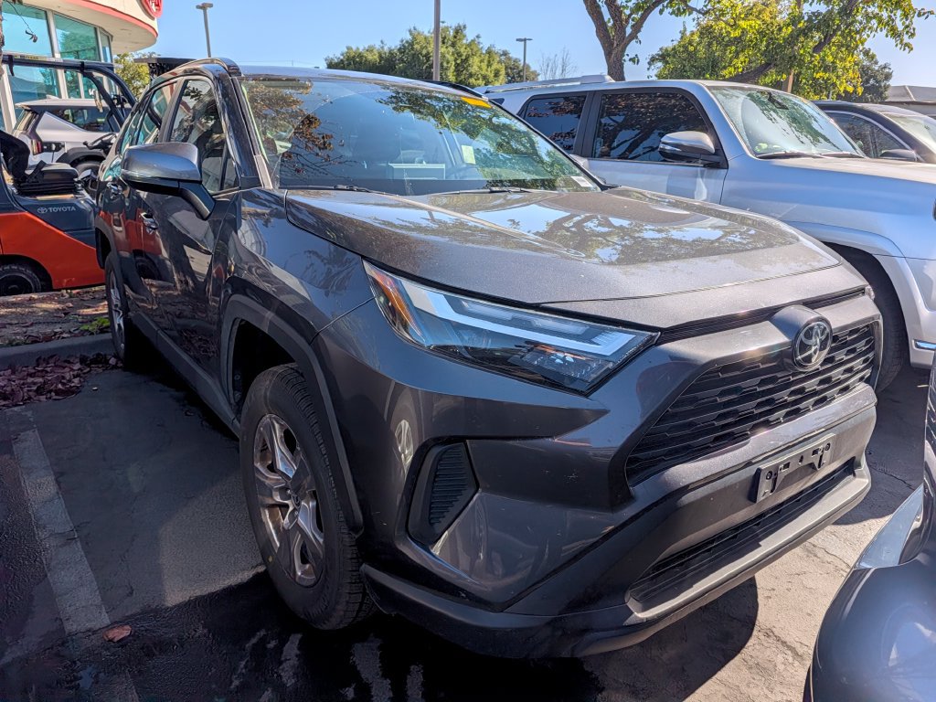 Used 2022 Toyota RAV4 XLE w/ Convenience Package FWD image 7