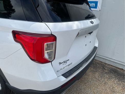 Used 2021 Ford Explorer Limited w/ Equipment Group 301A RWD image 18