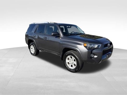 Used 2014 Toyota 4Runner SR5 image 9