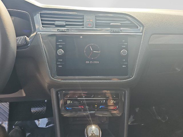 Used 2024 Volkswagen Tiguan SE FWD image 18