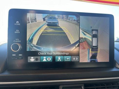 Used 2025 Honda Pilot Elite image 15