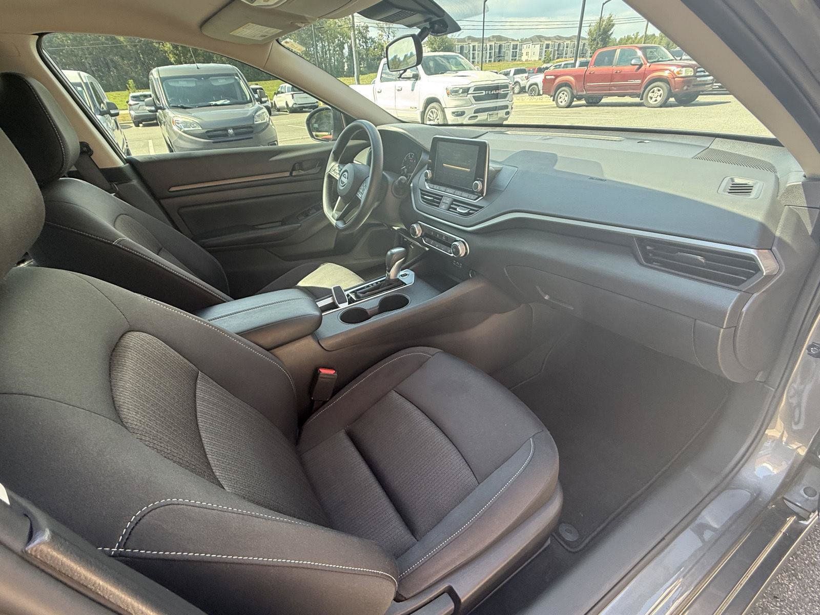 Used 2025 Nissan Altima 2.5 S FWD image 18