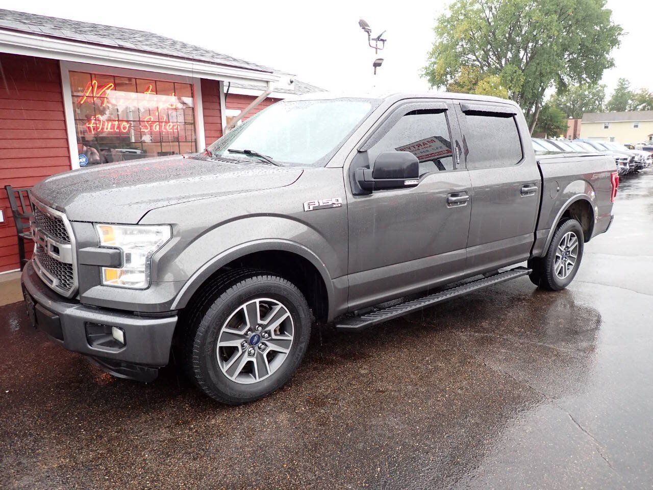Used 2015 Ford F150 XLT w/ Equipment Group 302A Luxury RWD image 3