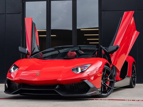 Used 2014 Lamborghini Aventador LP 720-4 50th Anniversario AWD/4WD image 2