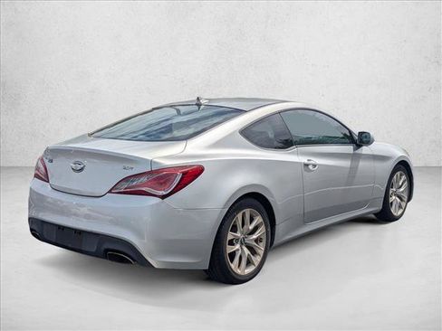 Used 2013 Hyundai Genesis 2.0T image 5