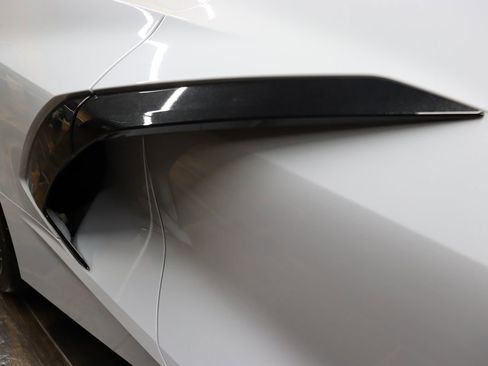 Used 2024 Chevrolet Corvette Stingray Premium Conv w/ Z51 Performance Package image 9