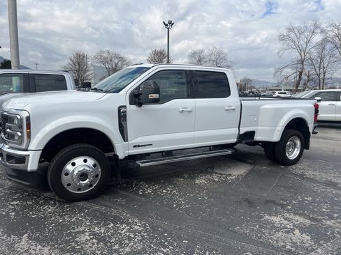 Used 2024 Ford F450 Lariat w/ Camper Package image 1
