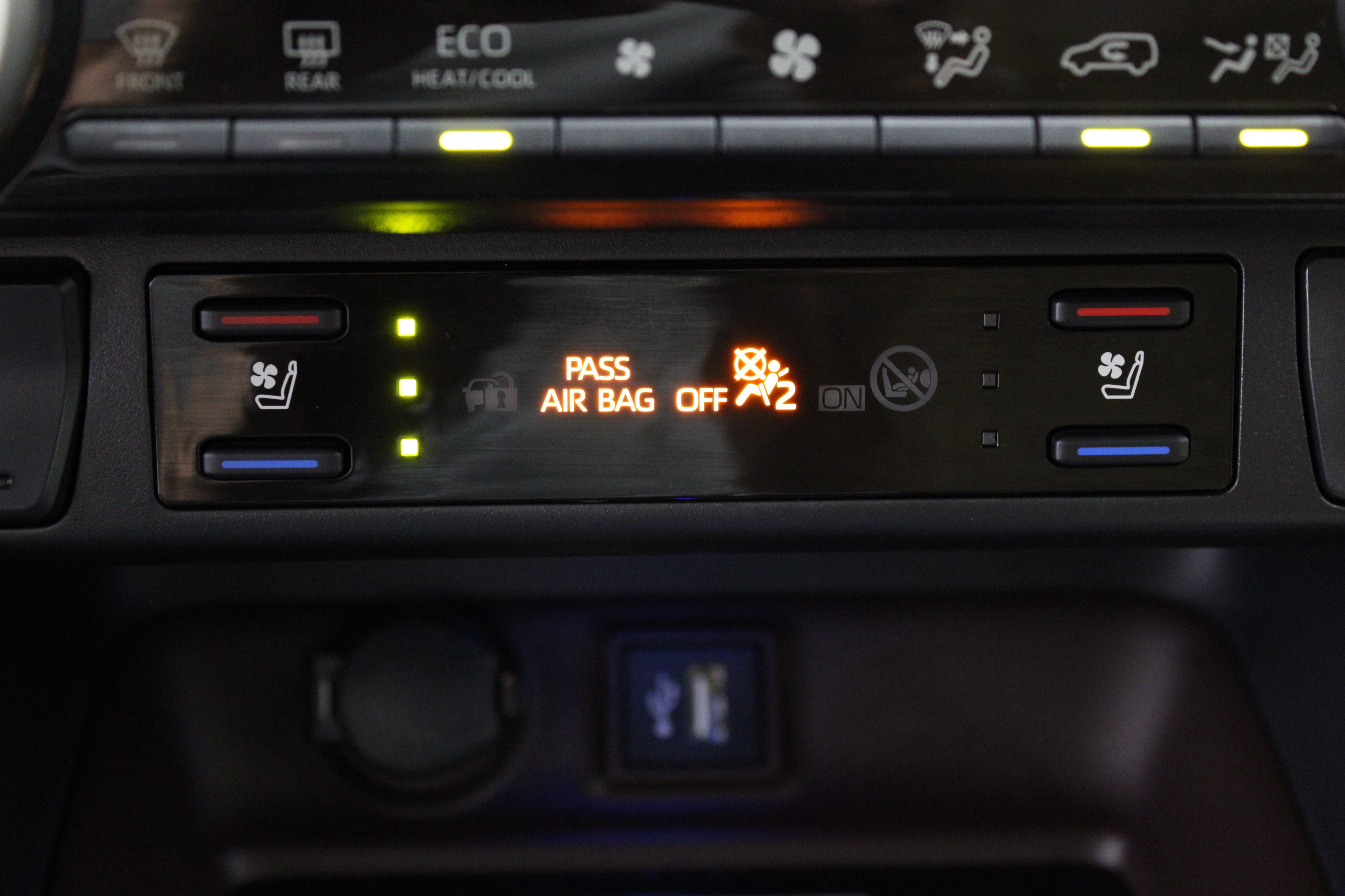 Certified 2025 Toyota RAV4 Limited w/ Advanced Technology Package AWD/4WD image 22