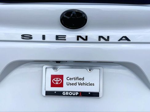 Used 2026 Toyota Sienna XLE Woodland Edition AWD/4WD image 10
