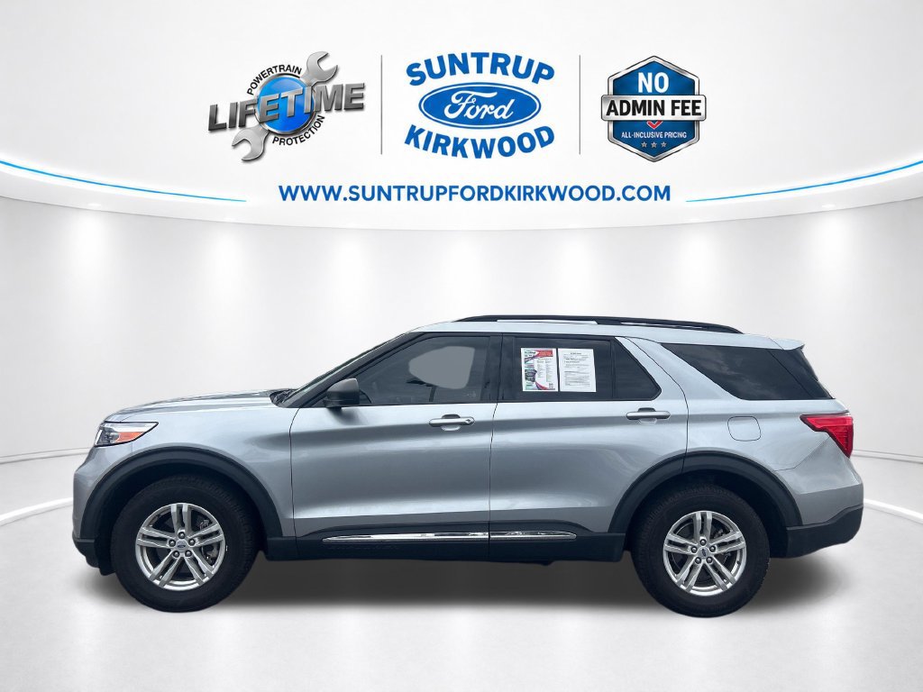 Used 2023 Ford Explorer XLT w/ Equipment Group 202A AWD/4WD image 2