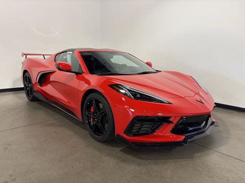 Used 2022 Chevrolet Corvette Stingray Preferred Cpe w/ Z51 Performance Package RWD image 1