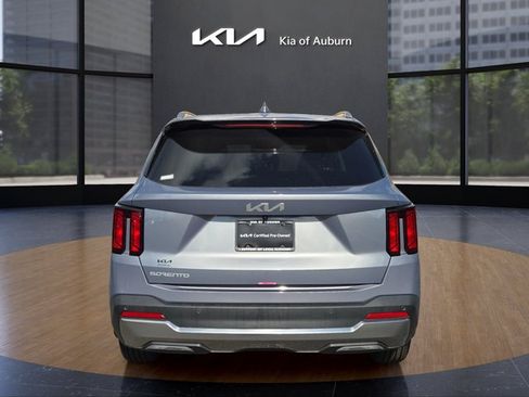 Used 2025 Kia Sorento S w/ Panoramic Sunroof Package FWD image 13