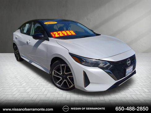 Used 2025 Nissan Sentra SR w/ SR Premium Package image 1