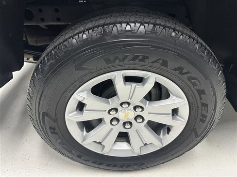 Used 2018 Chevrolet Colorado LT w/ LT Convenience Package AWD/4WD image 13
