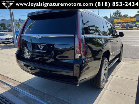 Used 2018 Cadillac Escalade ESV Luxury RWD image 6