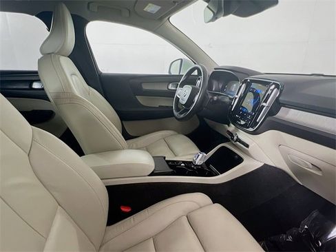 Used 2023 Volvo XC40 B5 Plus w/ Driver Assist Package image 24