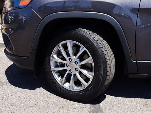 Used 2021 Jeep Cherokee Latitude Lux w/ Comfort/Convenience Group AWD/4WD image 5