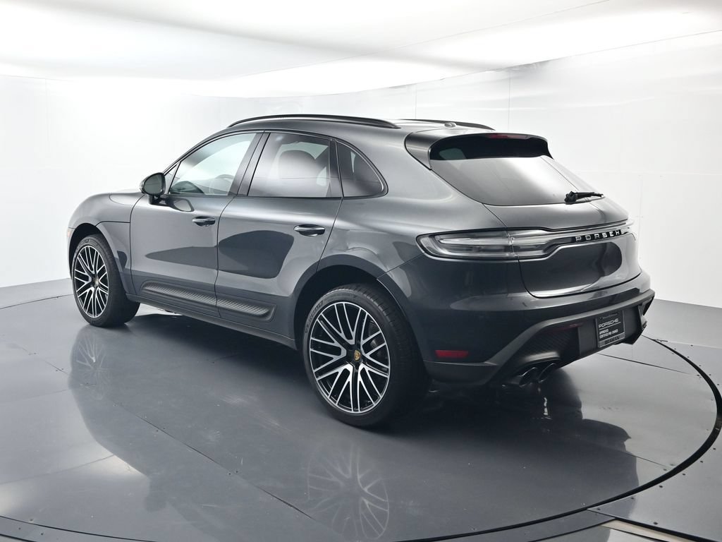Certified 2026 Porsche Macan AWD/4WD image 3