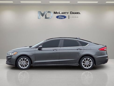 Used 2020 Ford Fusion SE FWD image 3