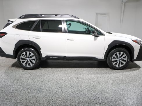 Used 2024 Subaru Outback Premium AWD/4WD image 6