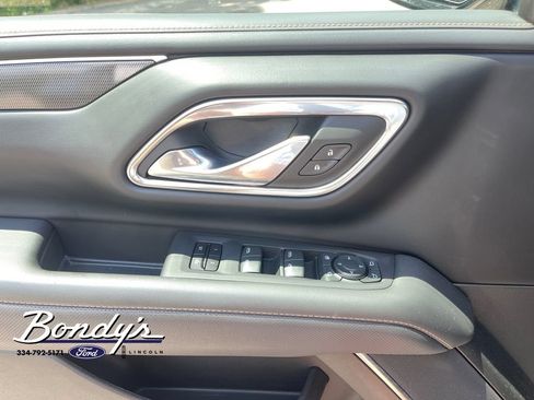 Used 2023 GMC Yukon AT4 w/ AT4 Premium Package AWD/4WD image 8