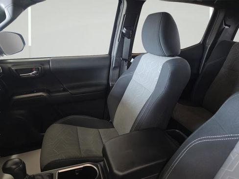 Used 2023 Toyota Tacoma TRD Off-Road image 23