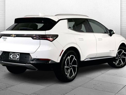 Used 2025 Chevrolet Equinox EV LT image 13