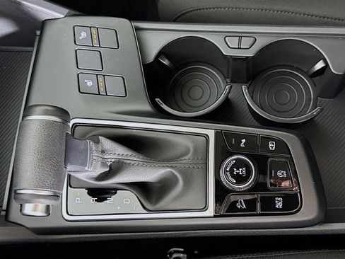 Certified 2025 Kia Sportage LX AWD/4WD image 18