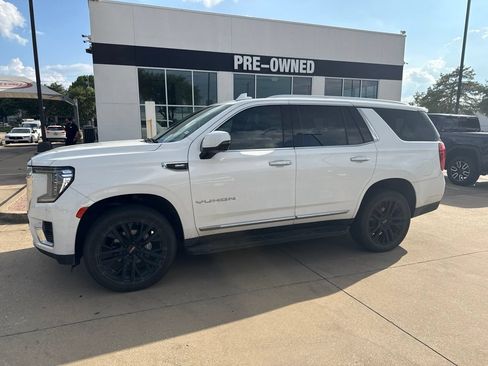 Used 2021 GMC Yukon SLT w/ SLT Premium Package RWD image 1