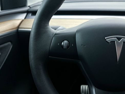 Used 2022 Tesla Model Y Performance AWD/4WD image 28